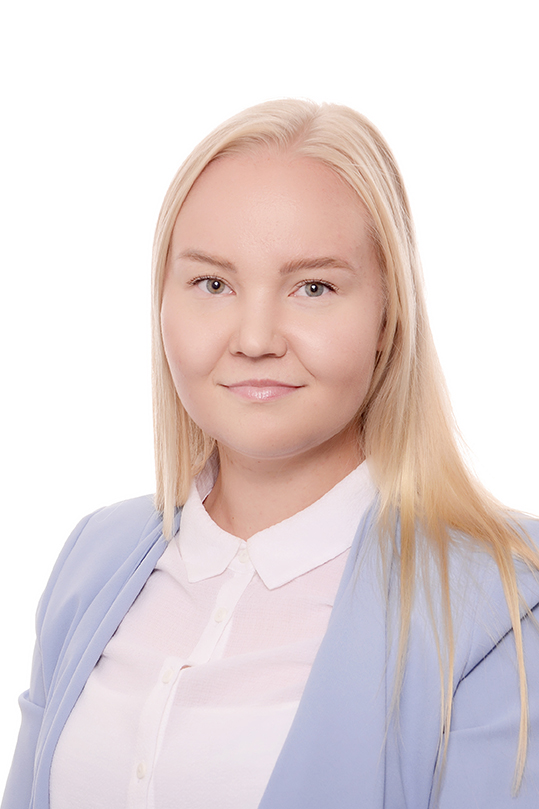 Esimerkki CV- ja henkilöstökuvauksen studiomuotokuvasta.